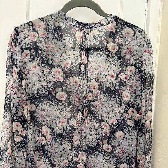 Joie Black Semi Sheer Chiffon Floral Print 100% Silk blouse Large - Picture 3 of 6